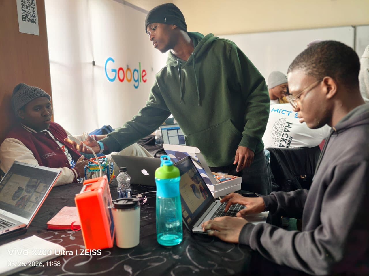 Hackathon moment 39