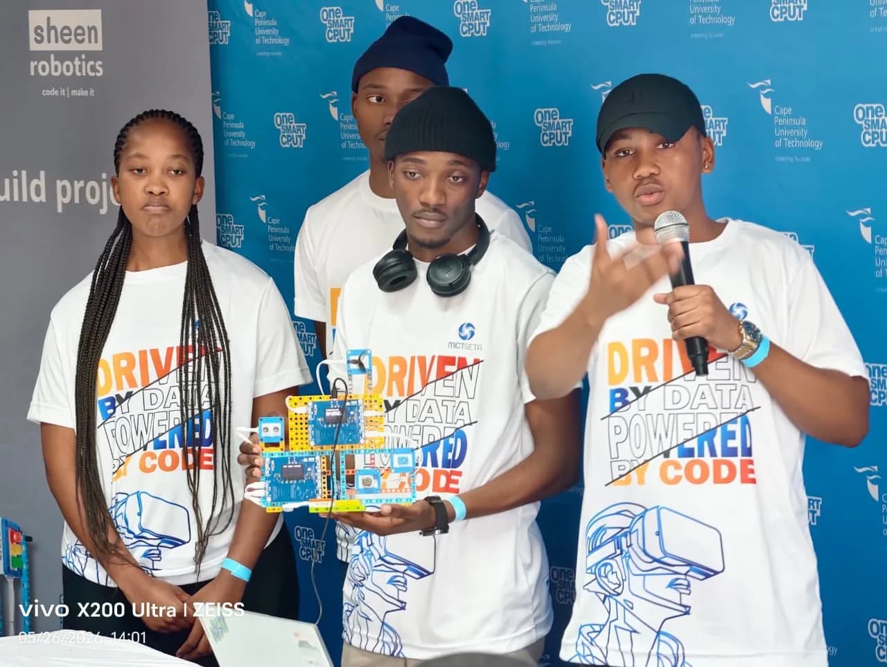 sheenbot∞ an der CPUT 4IR IoT Hackathon