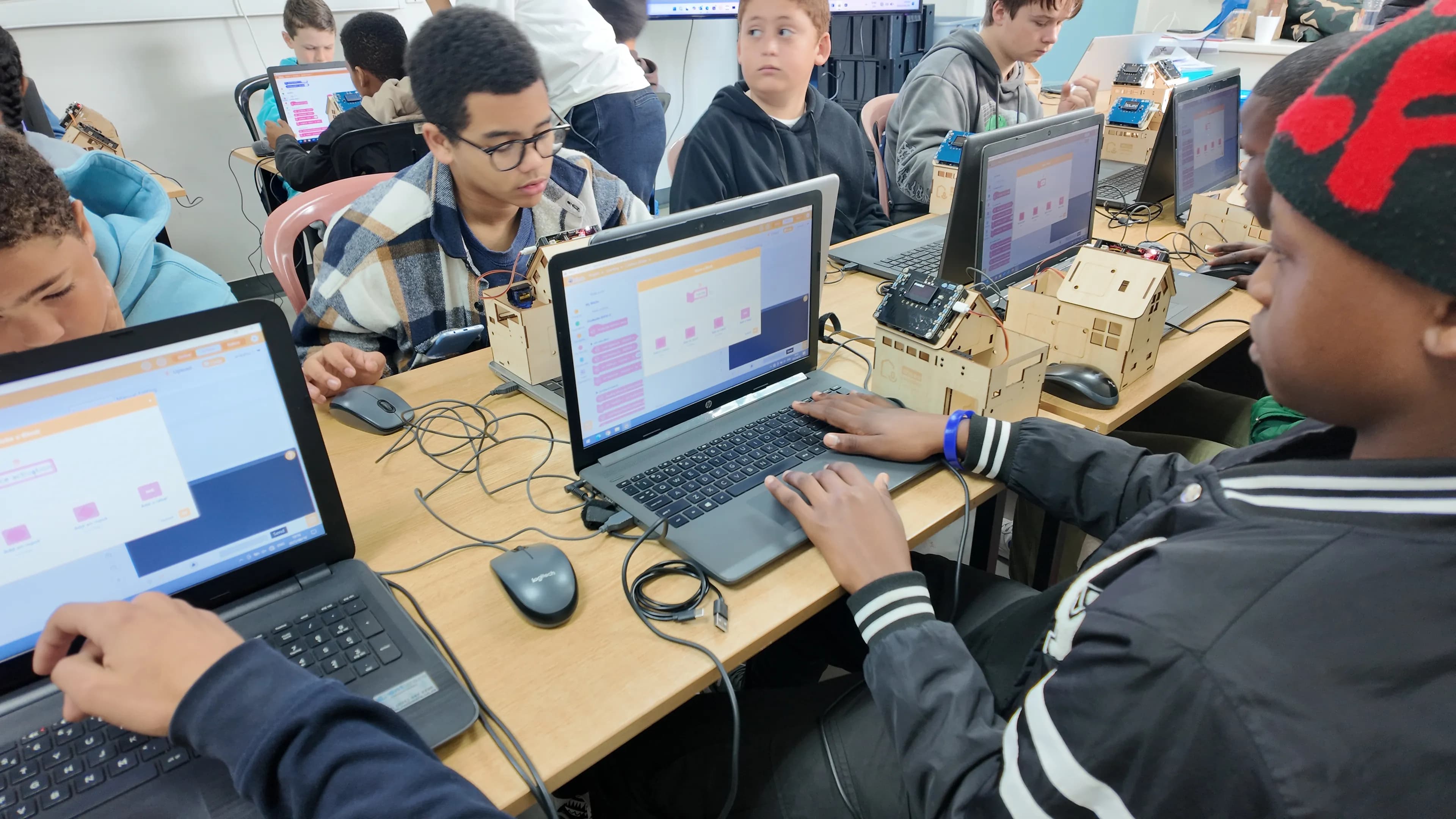 sheenbot∞ an der NRF iThemba LABS Young Scientist Program