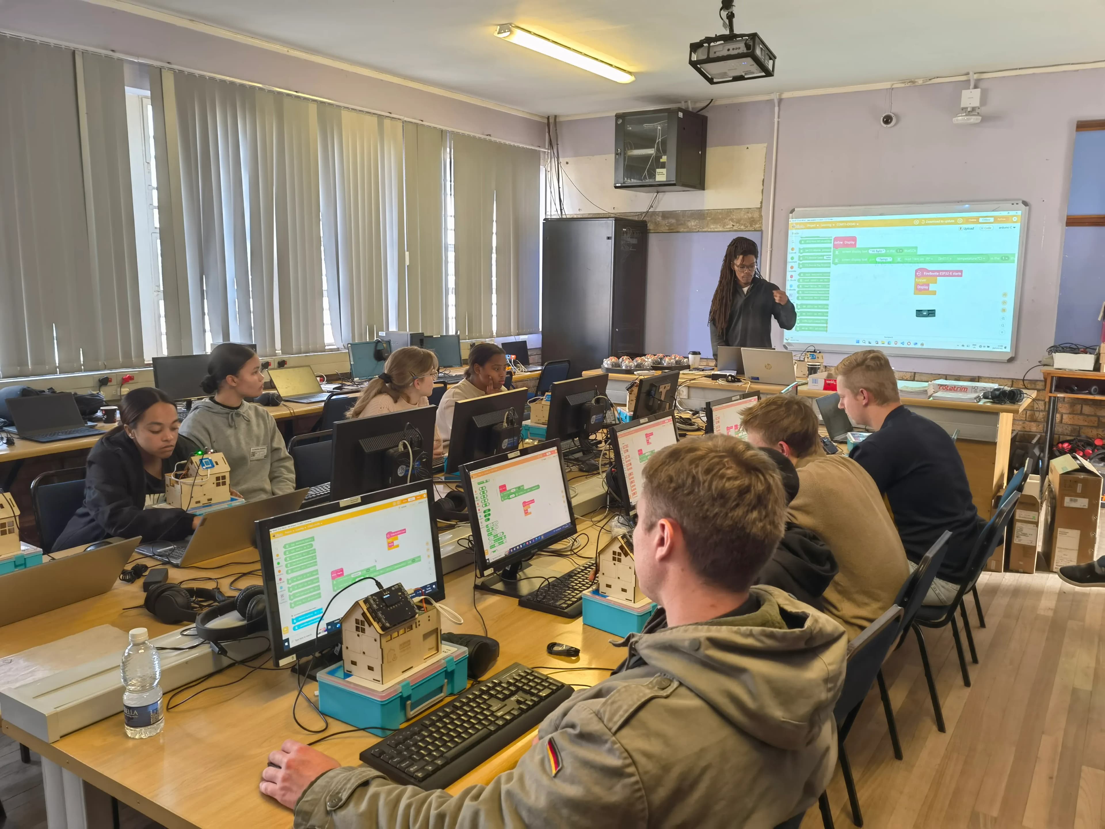 sheenbot∞ an der Techno Buzz Winter School