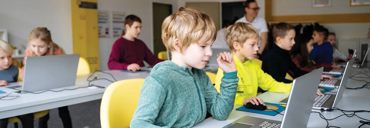 Nearly Half of US Public School Students Lack Adequate High-Speed Bandwidth, Report Finds
