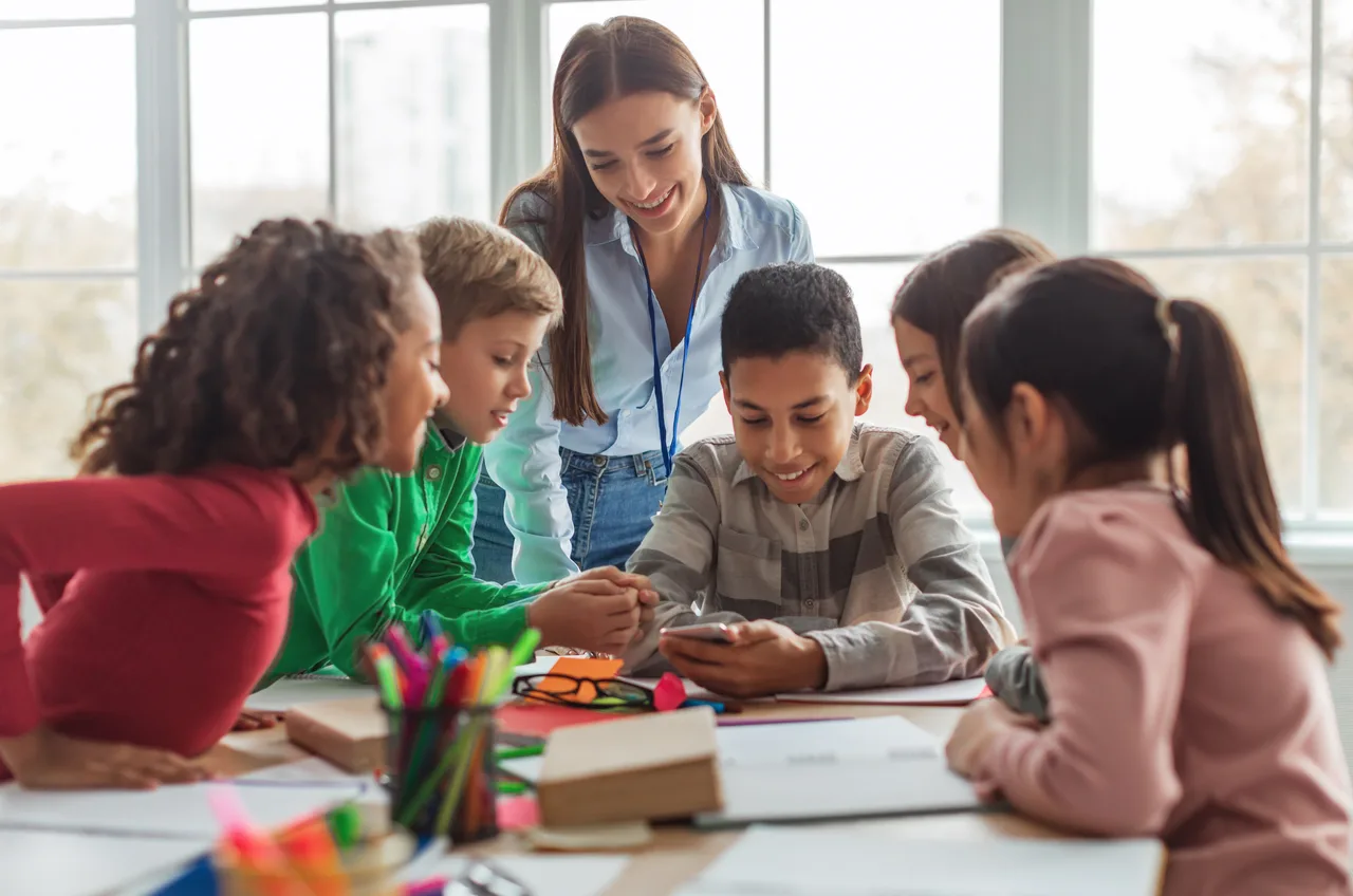 Edtech Guidance and Device Bans Create Friction in Classrooms, Reports Show