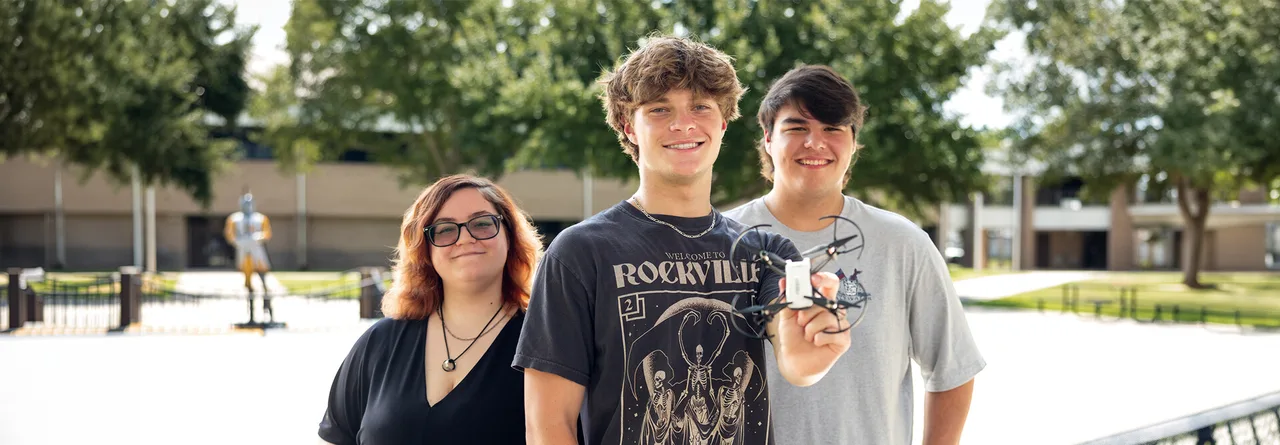 Florida High School Uses Drone Training as Stepping Stone to Pilot School