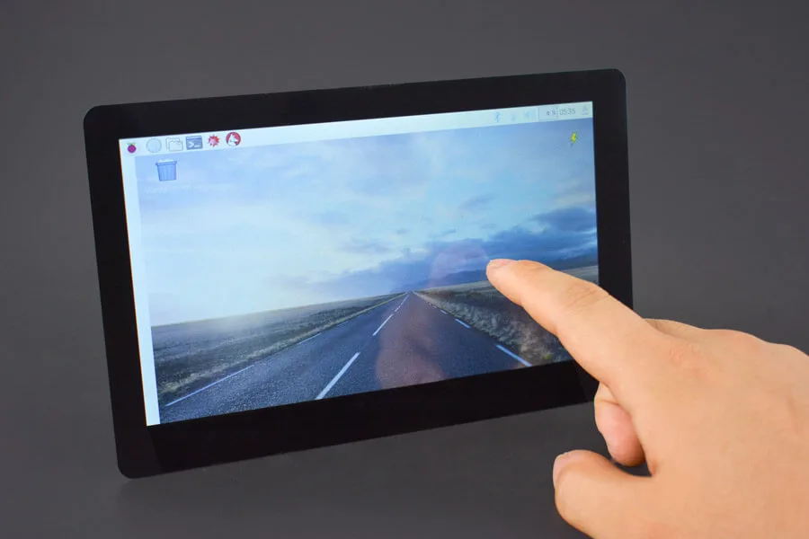 Five-point driverless capacitive touch