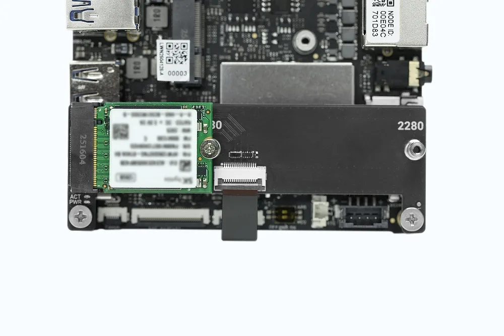 Flexible 2230 and 2280 compatibility